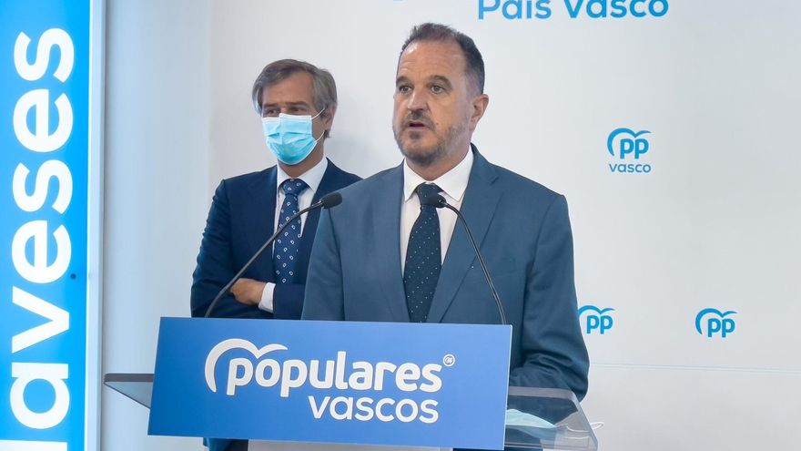 Iturgaiz critica que EH Bildu no condene las amenazas a su hijo: "Cuando los radicales amenazan, sus jefes políticos aplauden"