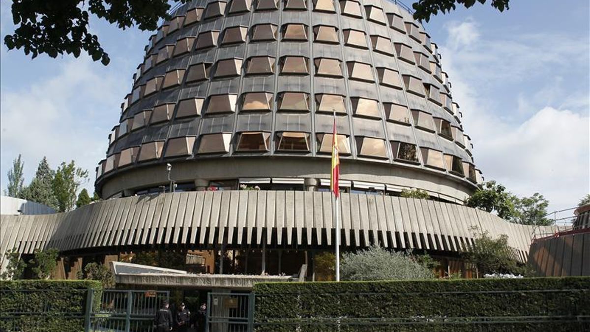 El Constitucional mantiene la suspensión de la ley andaluza antidesahucios