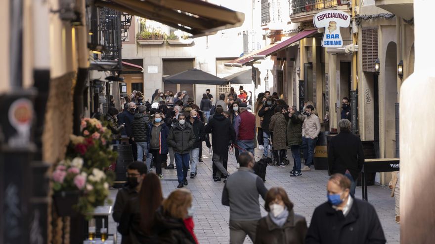 Ambiente en una calle de Logroño durante el primer día de reapertura de la hostelería en la ciudad, en Logroño (España), a 29 de noviembre de 2020.