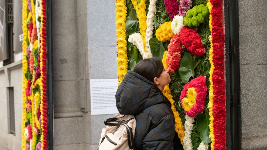 Una explosión floral envuelve la Casa de México