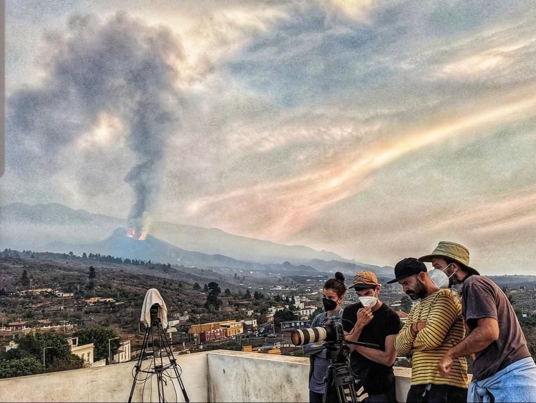 Un momento del rodaje del film, en plena crisis del Tajogaite