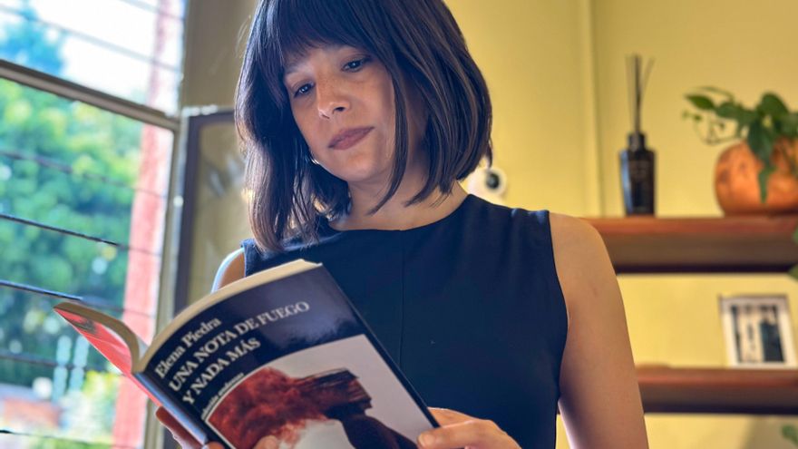 “El fuego es empezar de cero”: La liberación trágica incendia novela debut de Elena Piedra