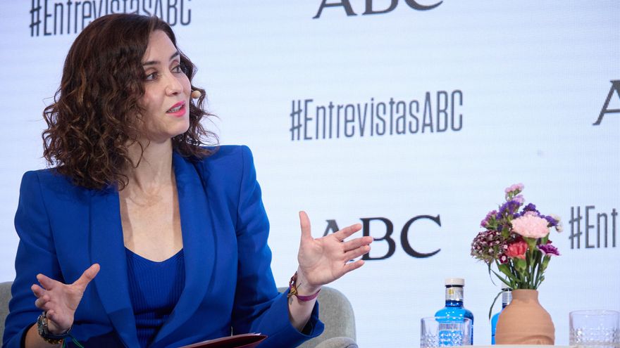 La presidenta de la Comunidad y candidata del PP a la reelección, Isabel Díaz Ayuso, interviene durante el Encuentro ABC, a 22 de mayo de 2023