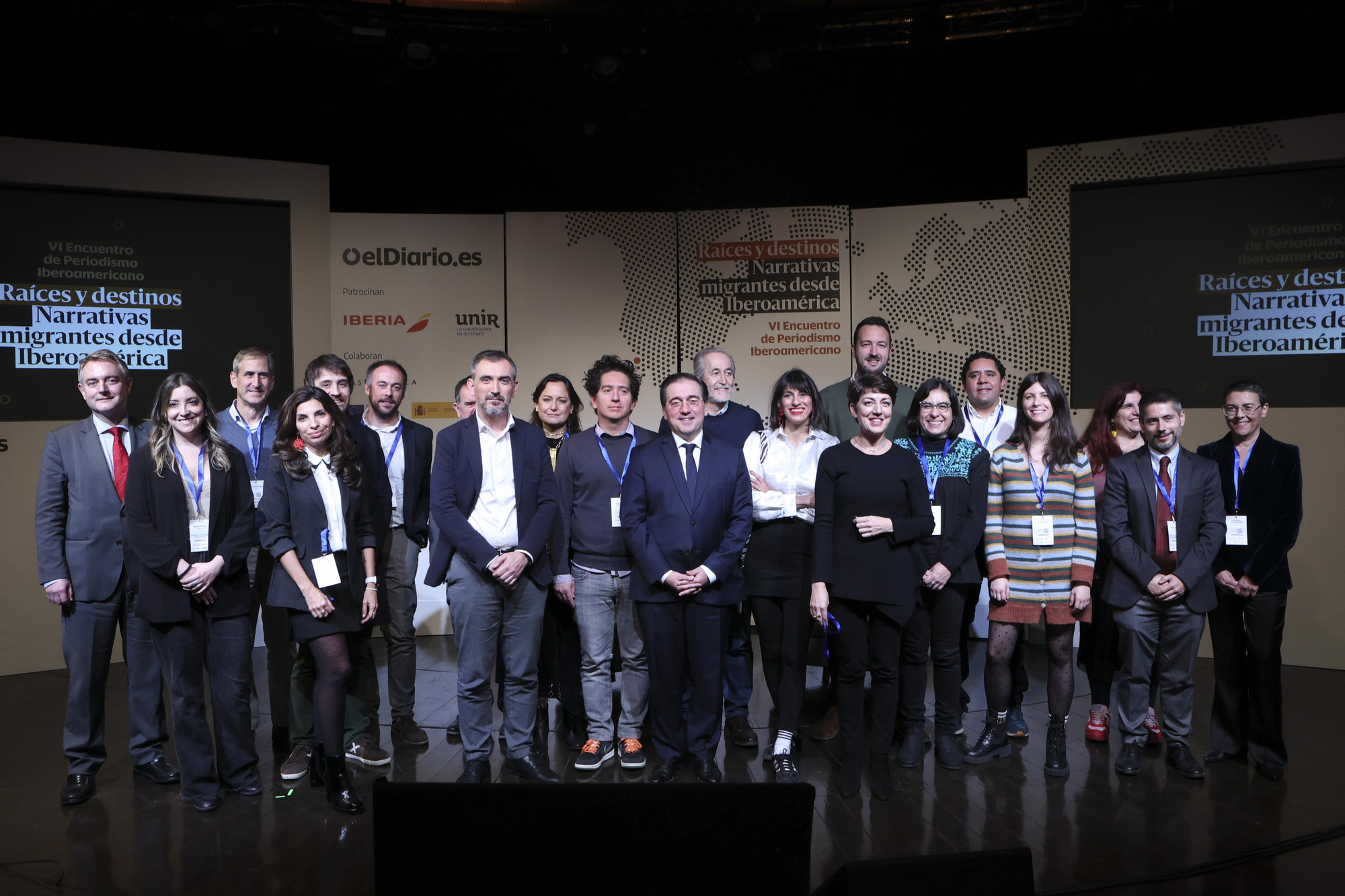 Foto de familia del VI Encuentro de Periodismo Iberoamericano celebrado en Casa de América