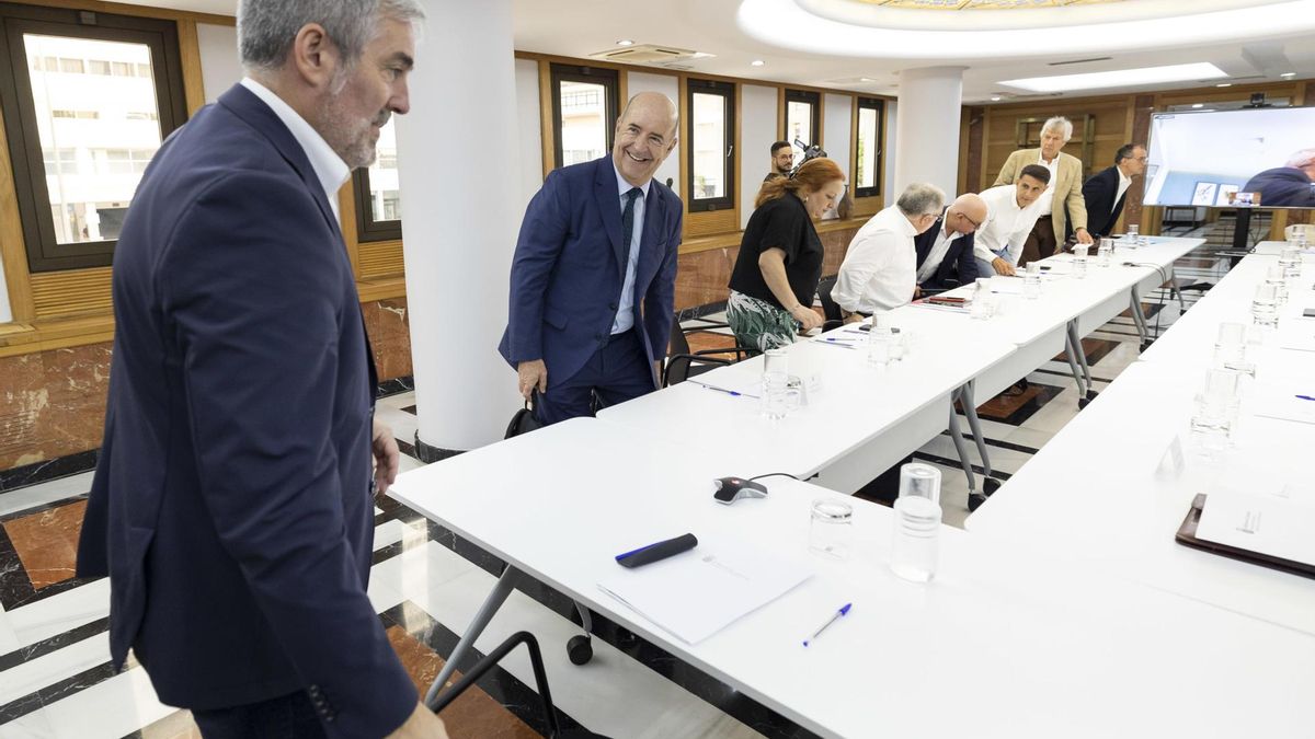 Clavijo, en la reunión con el Consejo Asesor, este lunes.