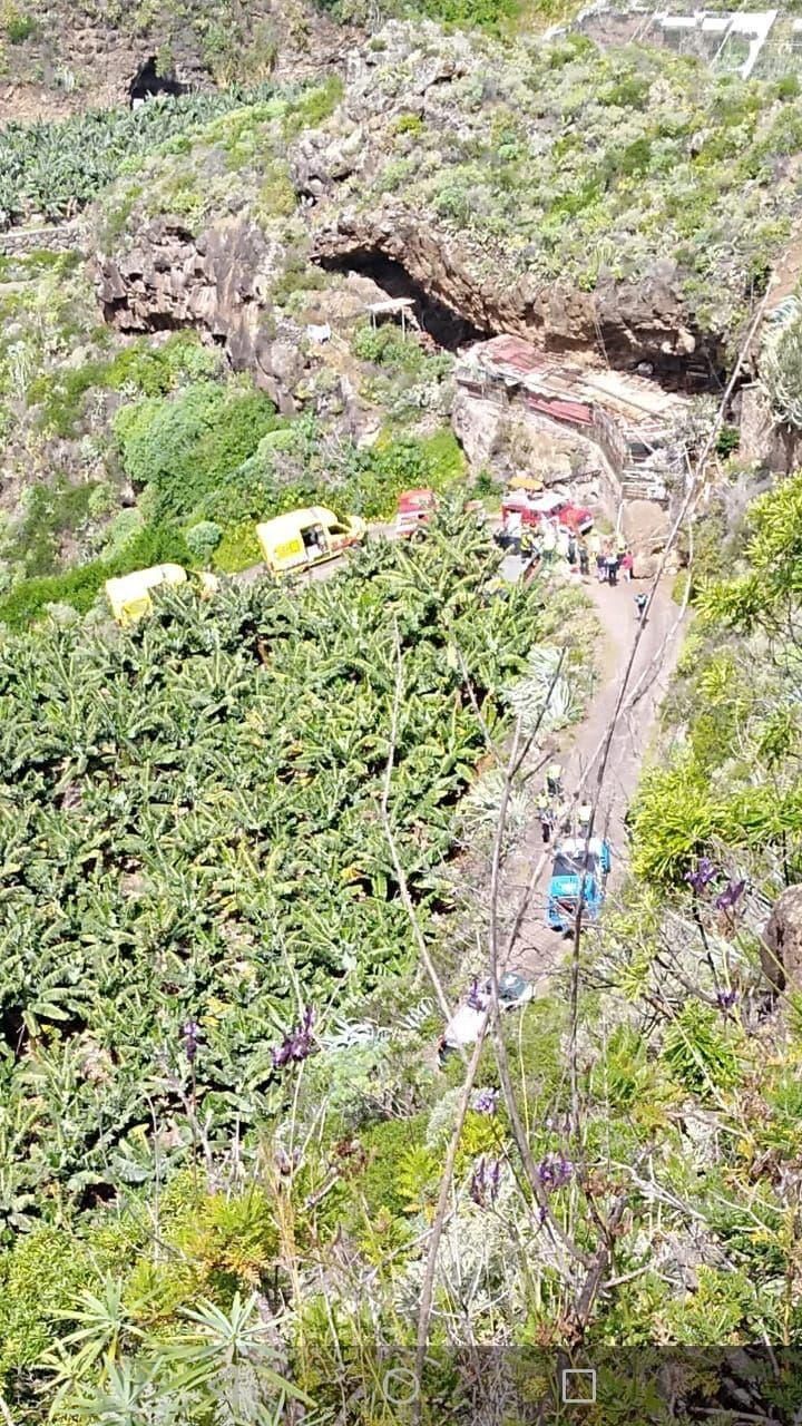 Operativo de emergencia en el lugar del accidente.