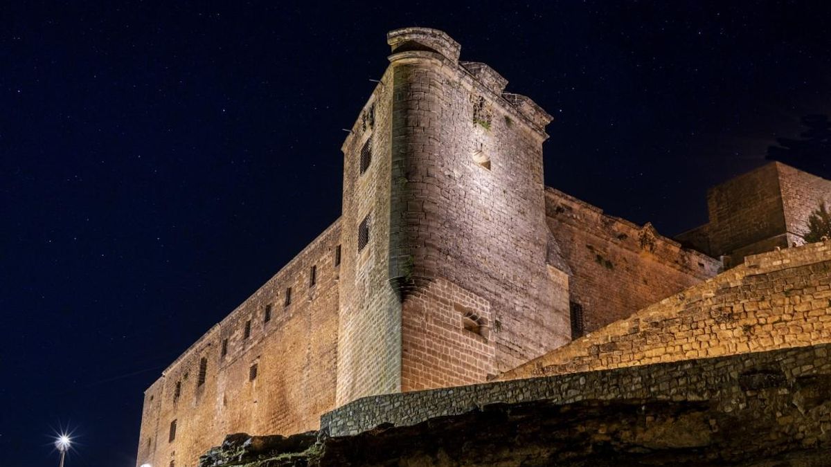 La villa de Andalucía que cuenta con un castillo baluarte renacentista construido sobre una alcazaba musulmana