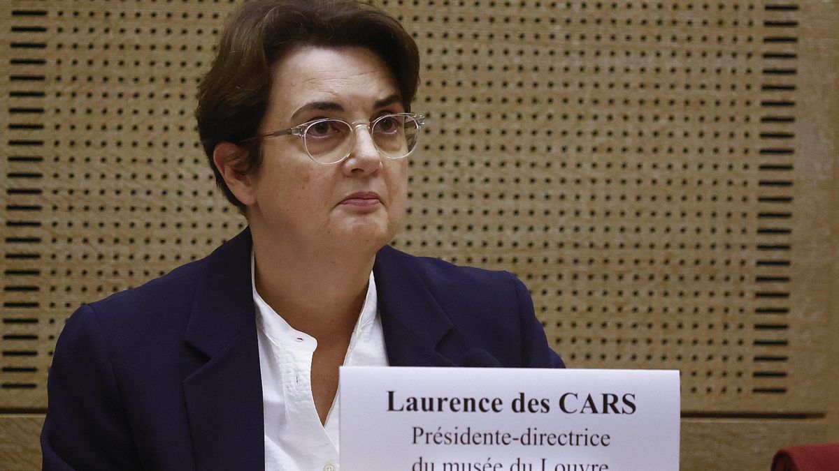 Su comparecencia ante el Senado francés marcó un punto de inflexión en la gestión del museo, tras admitir las deficiencias en la red de cámaras y en la supervisión nocturna,