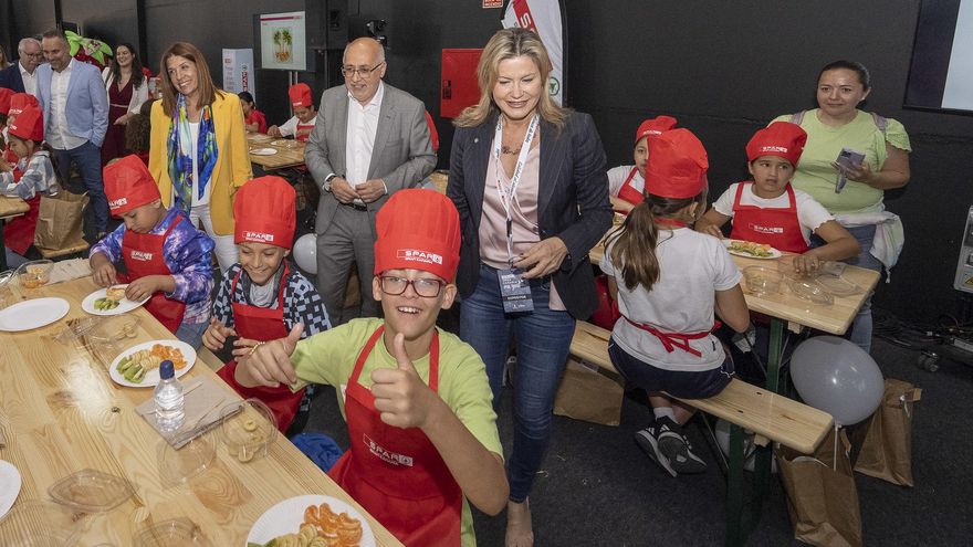 Los más pequeños elaborarán una receta de cocina en frío con productos de la isla y realizarán también una cata a ciegas en la que tendrán que identificar los sabores