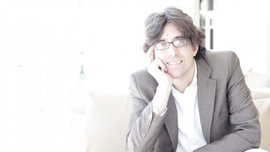 Andoni Anseán, psicólogo: "Cada individuo expresa su idea de suicidio de forma distinta y sí hay señales de alerta"