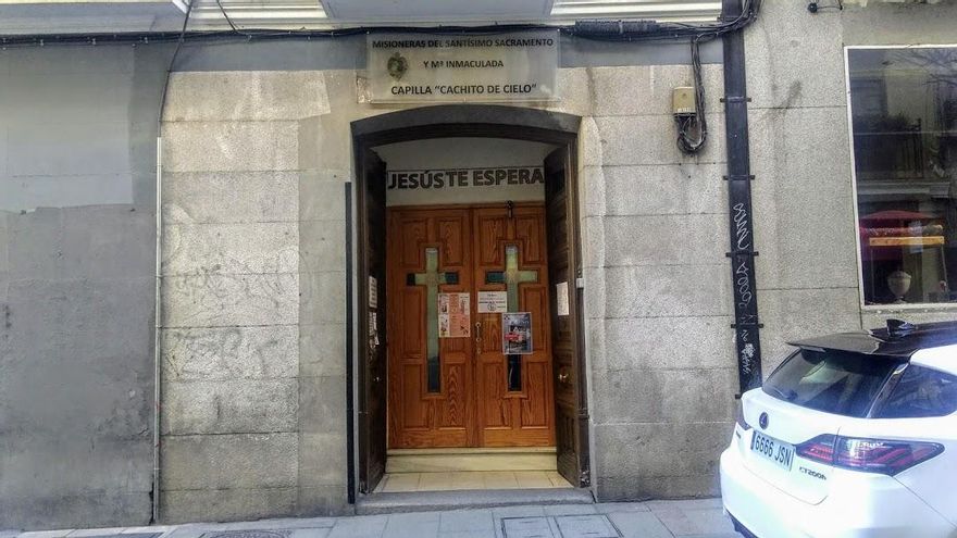 Entrada a la capilla, en el número 1 de Travesía de Belén