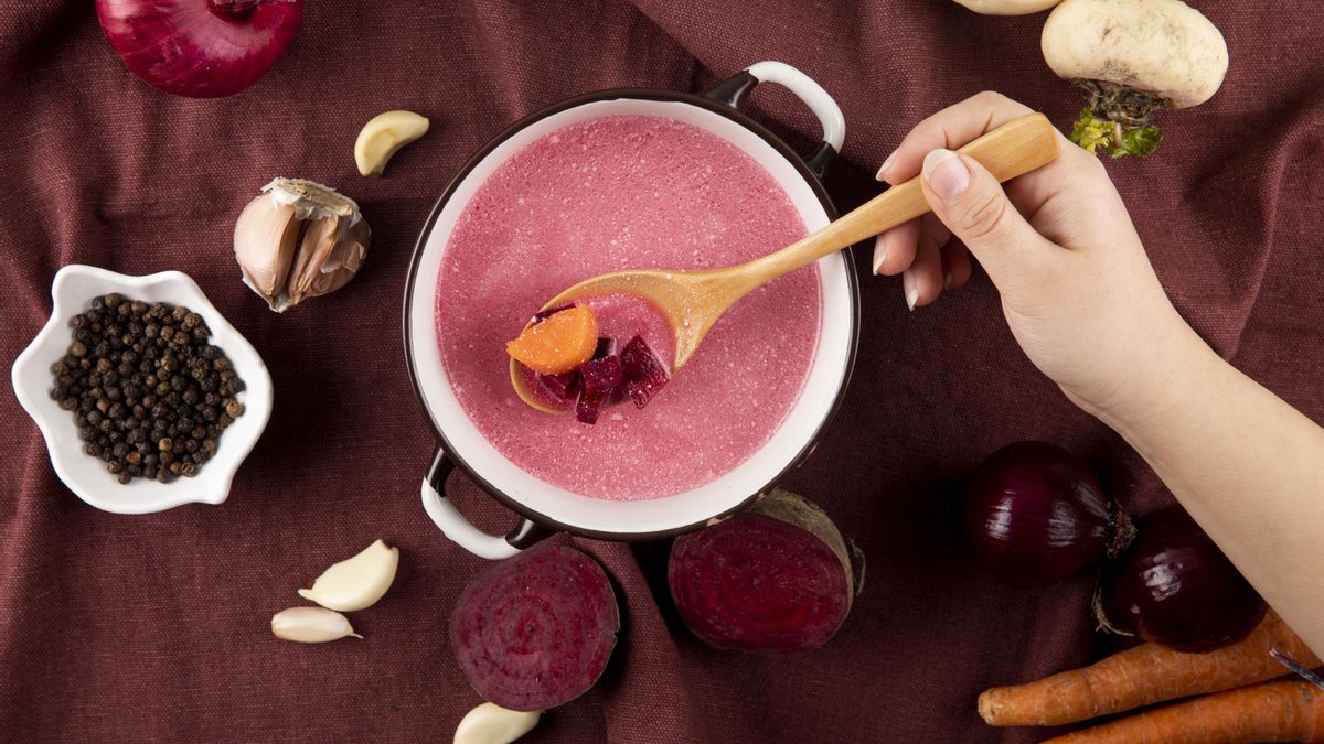 Vichyssoie de remolacha, un toque colorido a la receta original