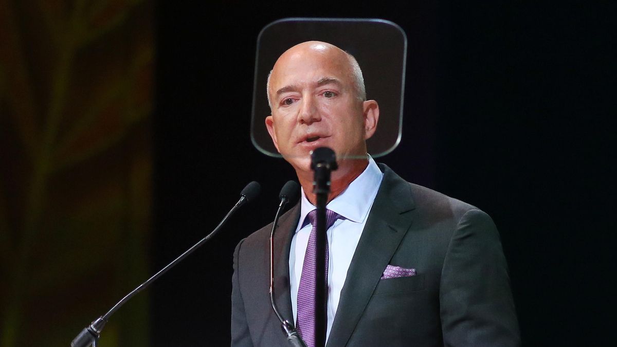 Amazon compra la empresa de satélites Globalstar por 11.600 millones para intentar recortar su desventaja con SpaceX