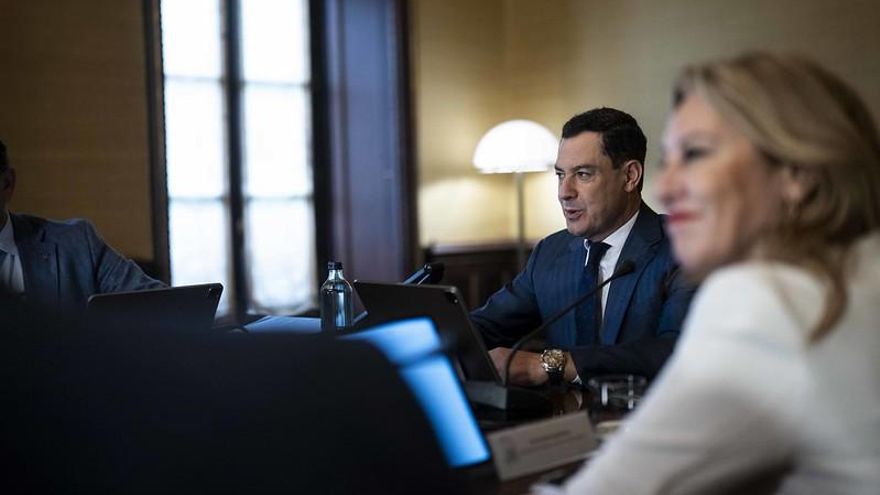 El Gobierno andaluz desoyó en 2022 una orden de la Intervención para frenar los contratos menores “en fraude de ley”