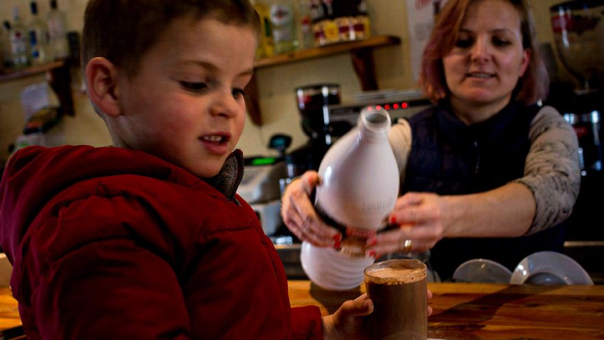 La inmigración es, en muchos casos, una tenue llama de esperanza, una de las posibles soluciones a tener en cuenta.