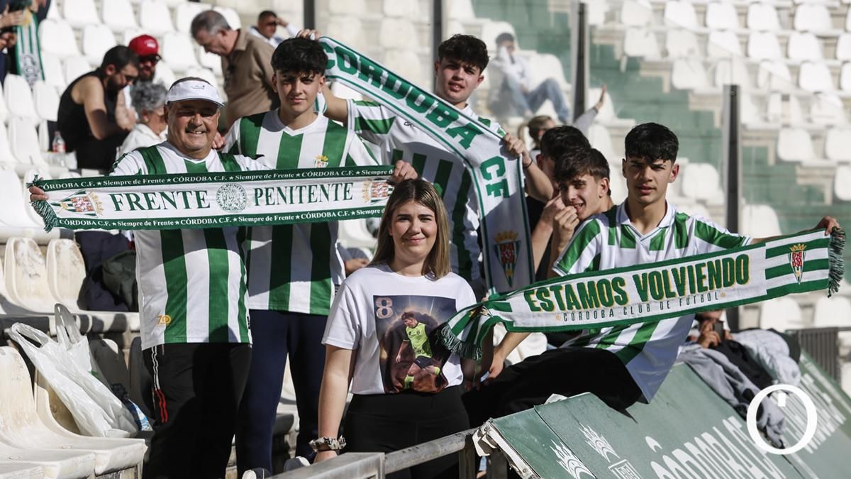 Grada Blanquiverde del Córdoba CF - SD Huesca