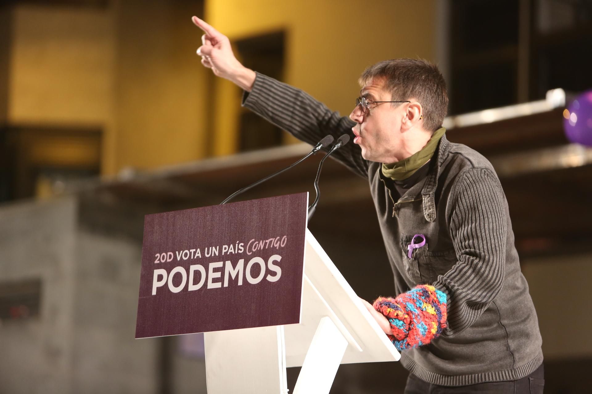 Juan Carlos Monedero en el acto de campaña de Podemos en Gran Canaria (ALEJANDRO RAMOS)