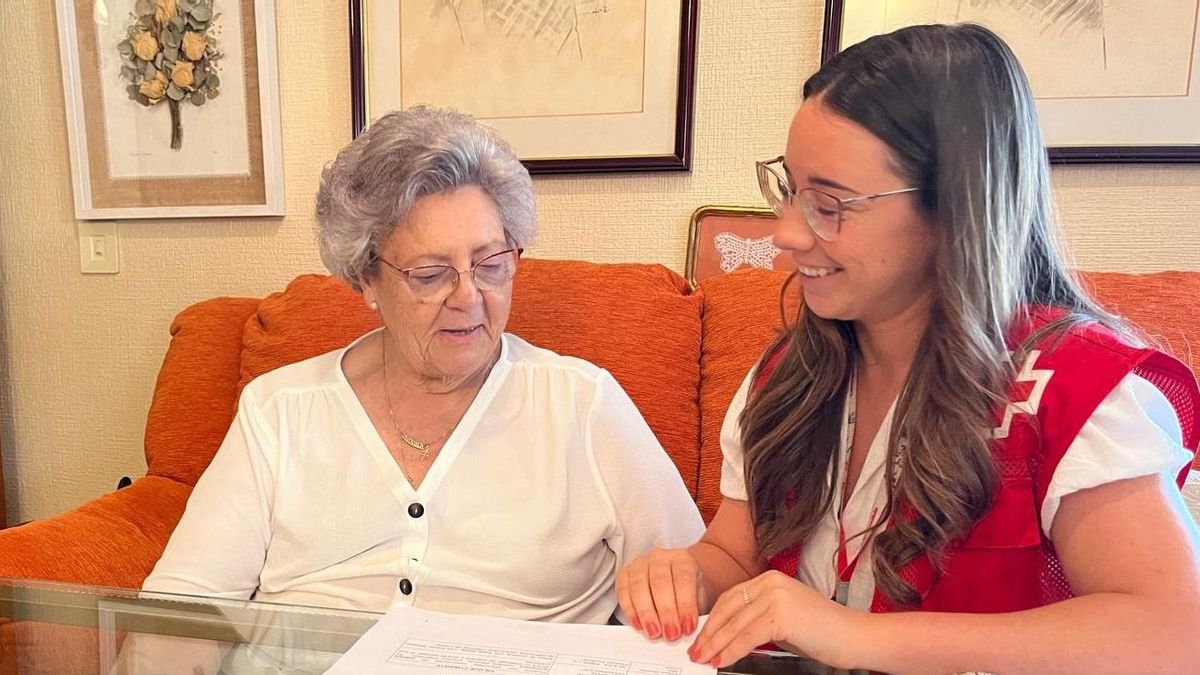 Cruz Roja atiende durante la ola de calor a más de 340 personas mayores en la provincia