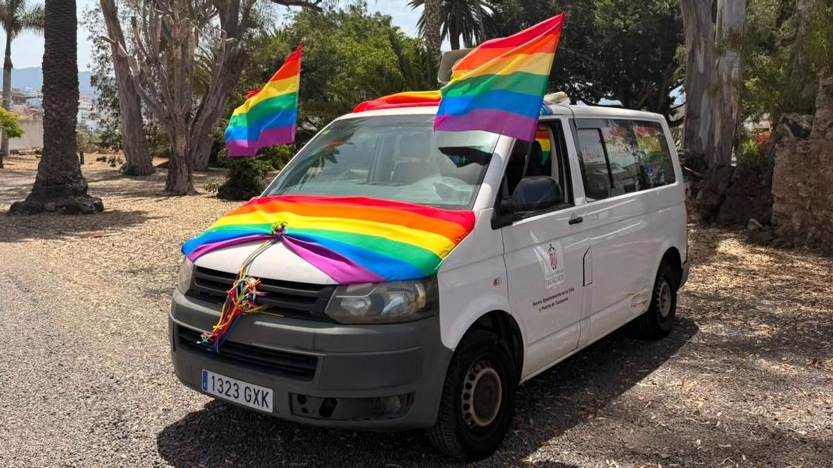 Tazacorte convierte un camión de pescado en la campaña más original del Orgullo LGTBIQ+ de La Palma  