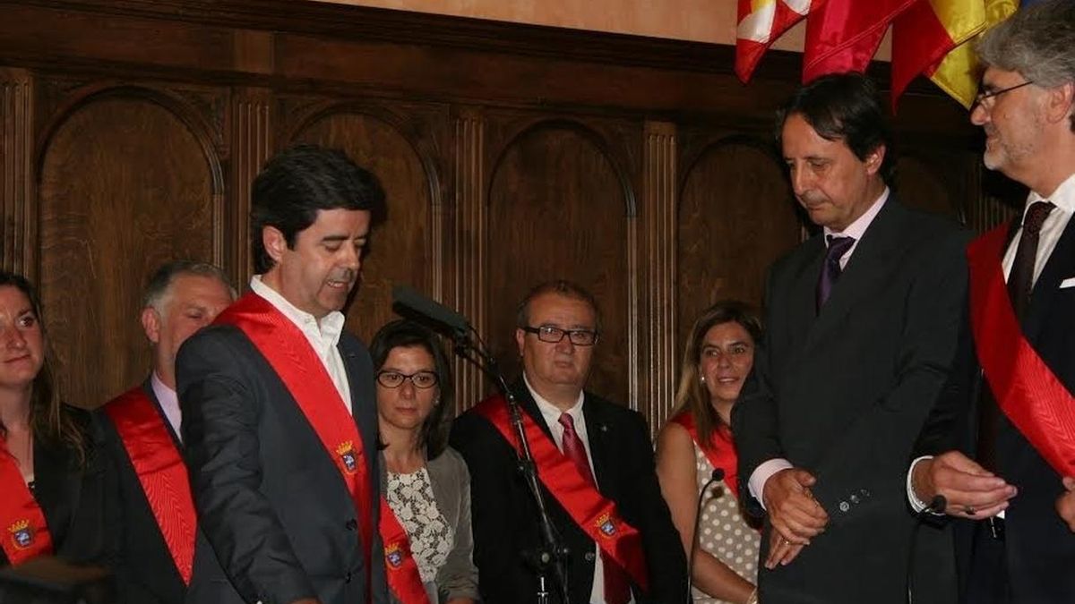 Luis Felipe (PSOE), elegido alcalde de Huesca con el respaldo de Cambiar y Aragón Sí Puede