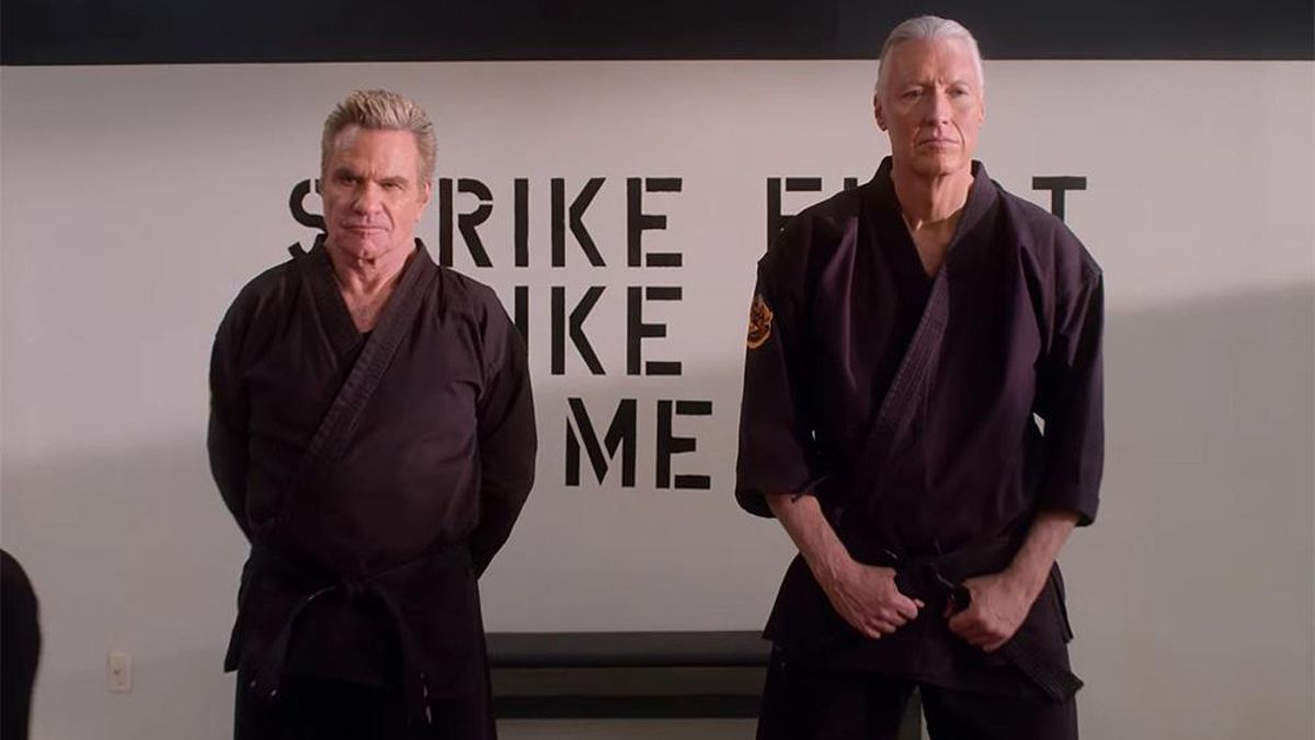 John Kreese y Terry Silver, en un capítulo de 'Cobra Kai'