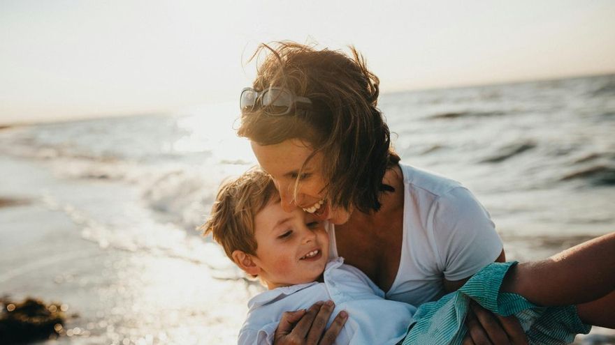 Una psicóloga, sobre el poder de la tía en el desarrollo de los niños: “Son una figura importante de apego complementario”