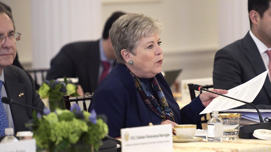 México pide a sus connacionales en Texas acercarse a los consulados ante la ley SB4