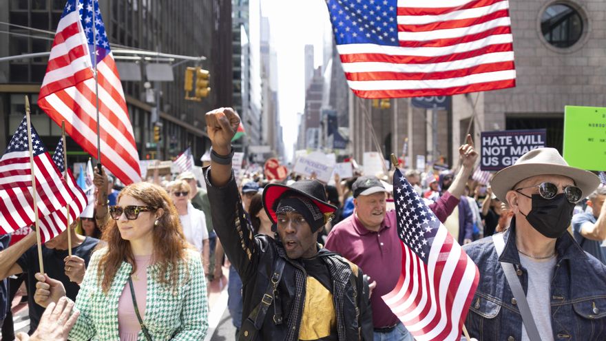 Protesta contra el Gobierno de Trump en Nueva York clama contra el "odio" y la "censura"