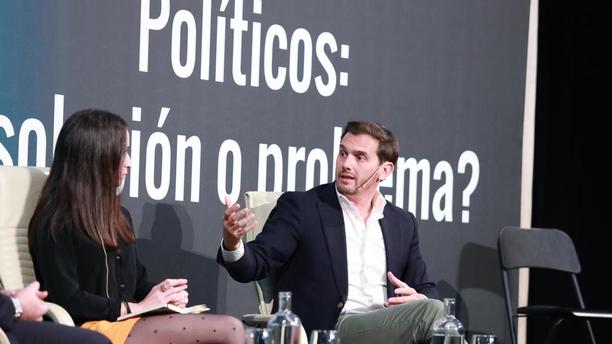 Albert Rivera compara a los políticos con los árbitros de fútbol: "Los buenos políticos son como los buenos árbitros, que no se notan"