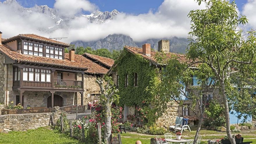 Mogrovejo, uno de los pueblos más bonitos de Cantabria.