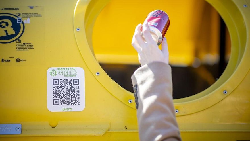 ¿Sabes cómo puede ayudar la inteligencia artificial en el reciclaje?