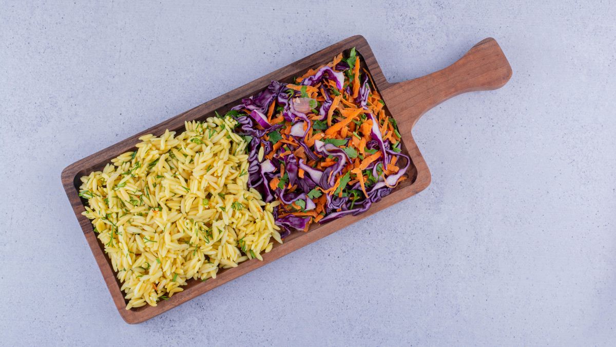 Las ensaladas a bases de coles son también una opción perfecta