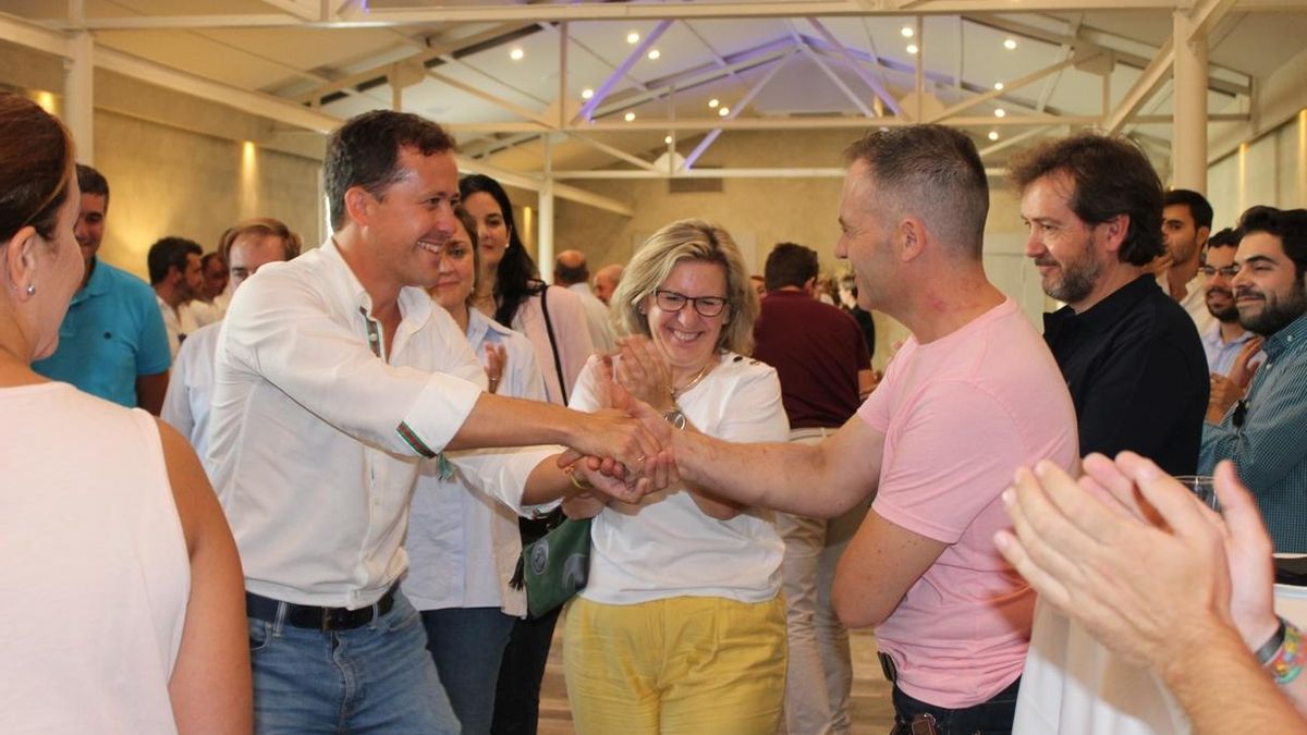 Velázquez quiere un PP en el que "nadie acorrale a nadie en un despacho" para pedirle que "retire la candidatura"