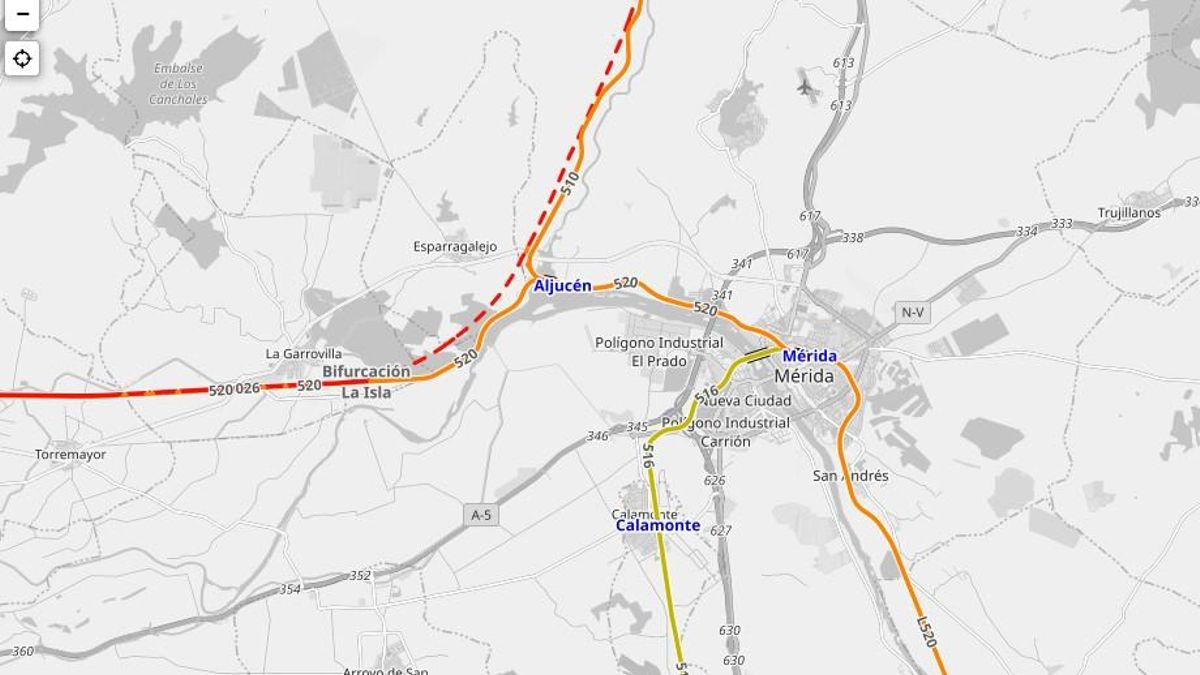 Mapa general del encuentro en Mérida de las líneas de alta velocidad 026 Madrid-Badajoz (en rojo, el tramo en intermitente es el baipás), la 510 Cáceres-Estación de Aljucén, y 520 Badajoz-Mérida-Ciudad Real, estas dos últimas en naranja. Al sur sale de Mérida la 516 (amarillo verdoso) hacia Los Rosales (Sevilla)