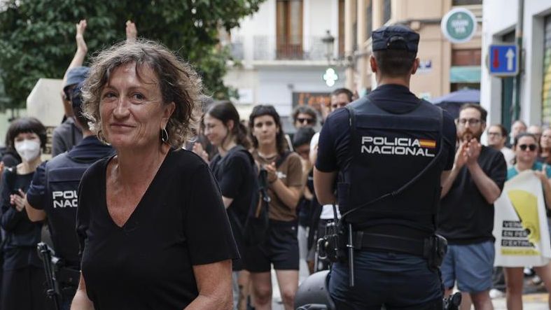 La resistencia de Susa, la vecina del casco antiguo de València que planta cara al "acoso" del fondo que quiere echarla