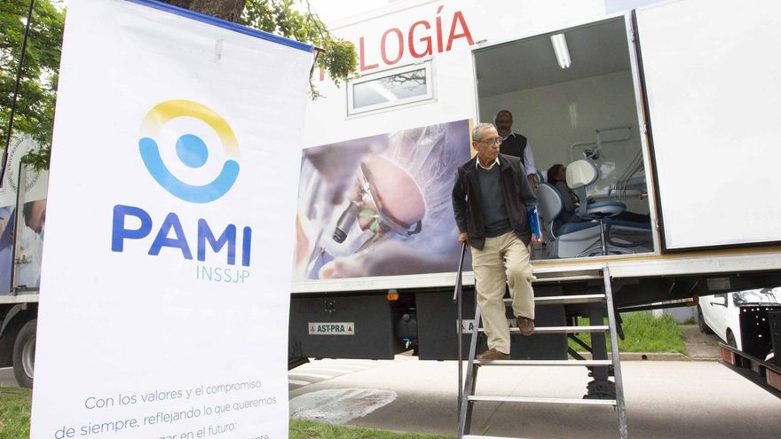 El PAMI reduce rangos jerárquicos y recorta "cargos políticos" que tenían sueldos de hasta $3 millones