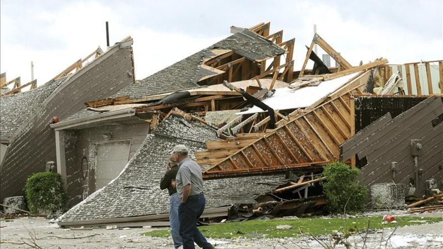 Ascienden a 91 los muertos por el tornado gigantesco en Oklahoma
