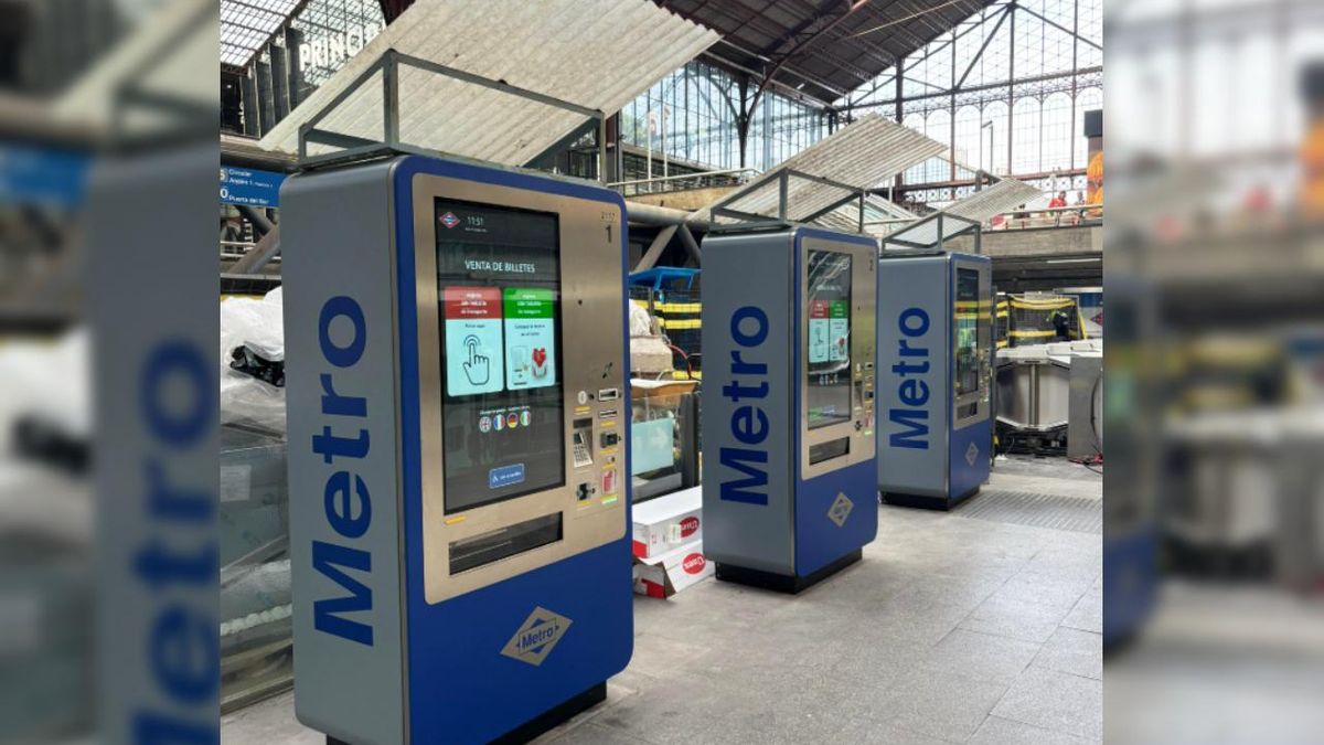Mofas por unos techos de plástico cubriendo máquinas de "última generación" en el Metro de Madrid