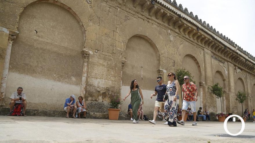 El Cabildo y Rafael de la Hoz plantean sendas reformas del muro norte de la Mezquita