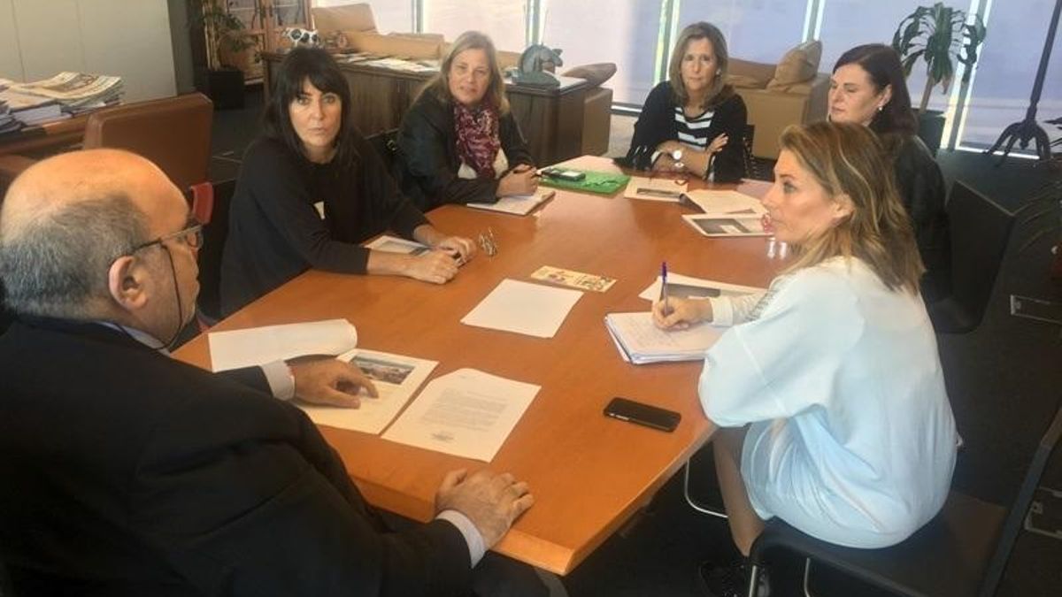 Oria se compromete a "poner en valor" el trabajo de las mujeres en el sector de la pesca