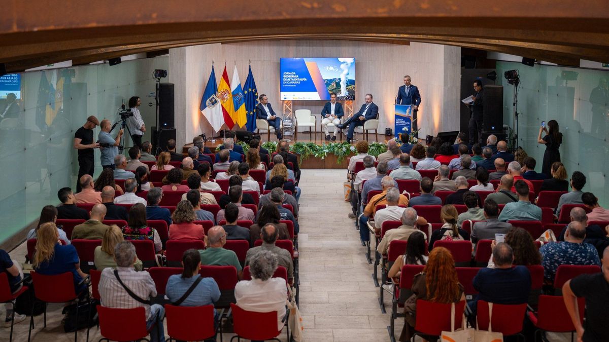 Inauguración del foro internacional que analiza en La Palma la geotermia como oportunidad estratégica para las islas. GOBIERNO DE CANARIAS