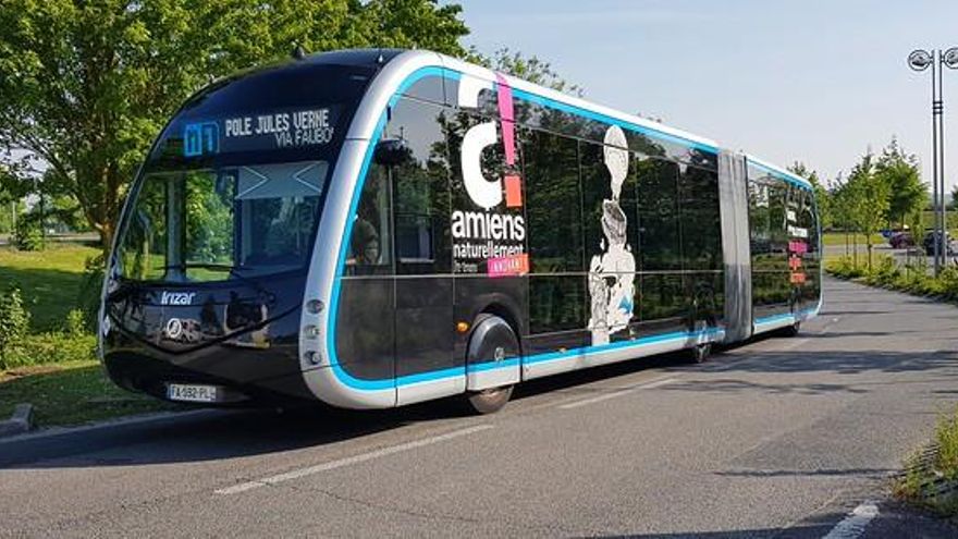 El transporte público con el que Rita Maestre quiere revolucionar Madrid: 155 buses de Alta Velocidad en vías reservadas