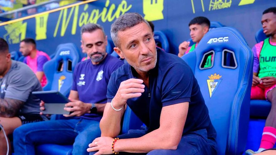 El Tenerife destituye a Óscar Cano tras solo cinco partidos