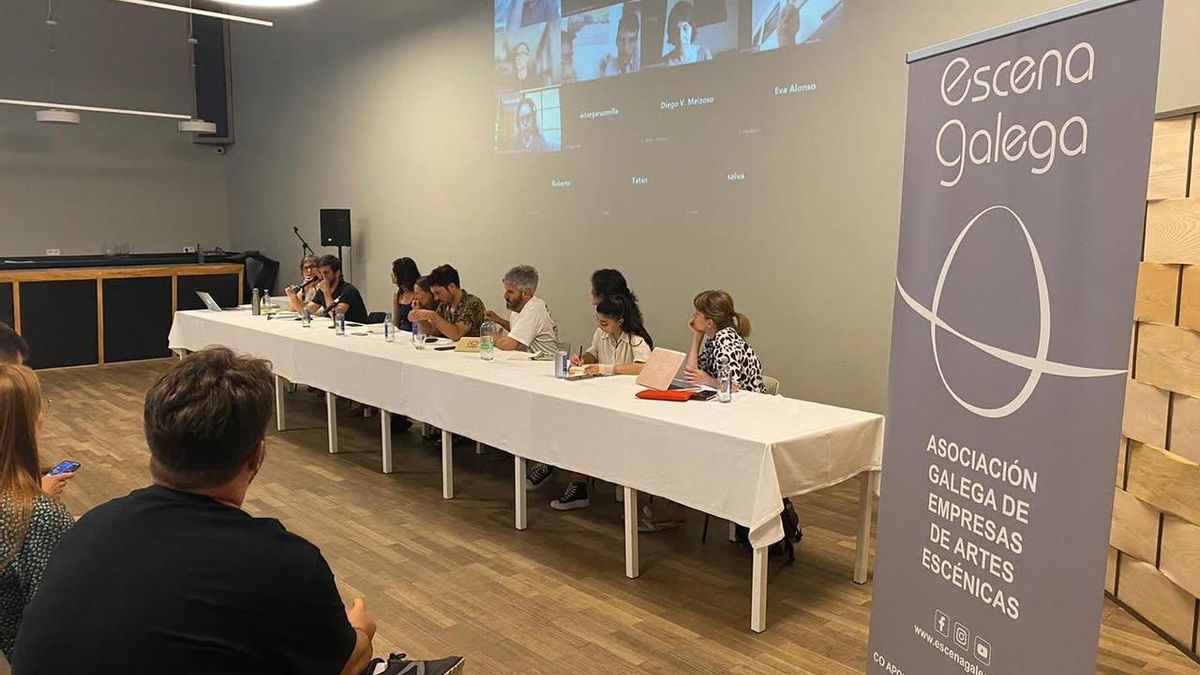 La directiva de Escena Galega en la última asamblea celebrada