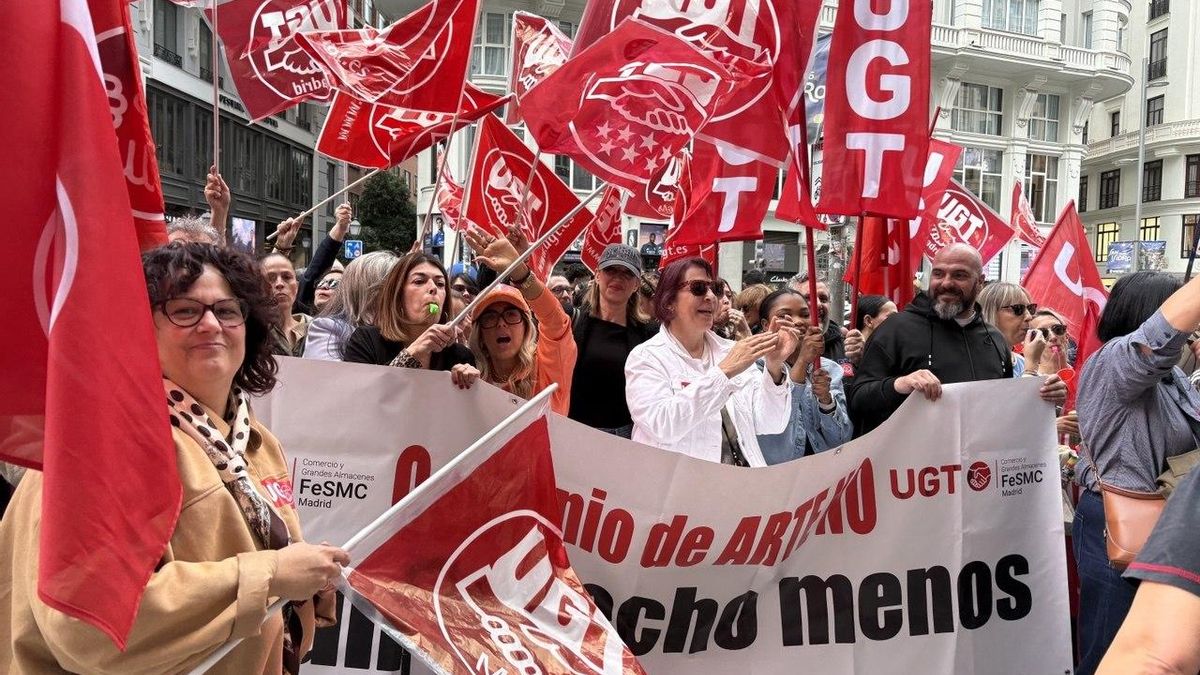 Protesta ante la tienda de Primark en Madrid.
