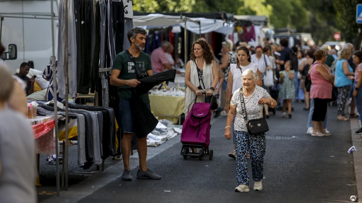 Mercadillo del sector sur vuelve junto a la avenida de Cádiz