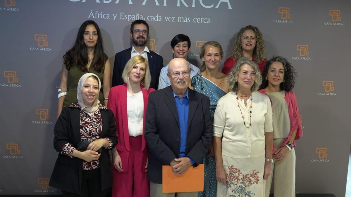 Foto de familia del seminario 'Africanas en la Ciencia', celebrado en Casa África este jueves.