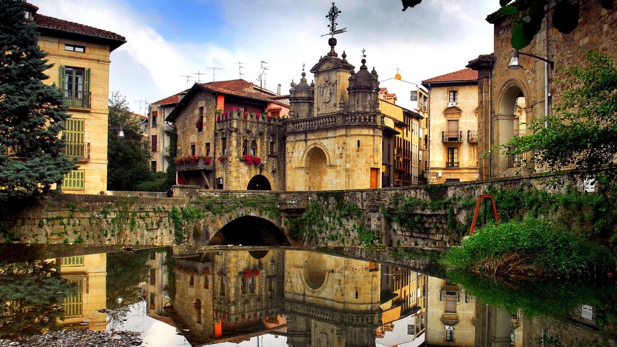 Qué ver en Durango, la villa de Euskadi que este fin de semana celebra un mercado medieval entre montañas