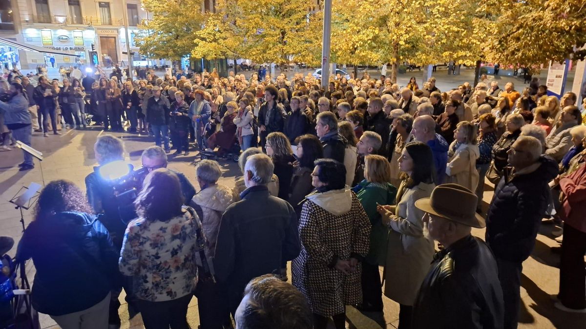 Un momento de la concentración de este martes en Zaragoza.