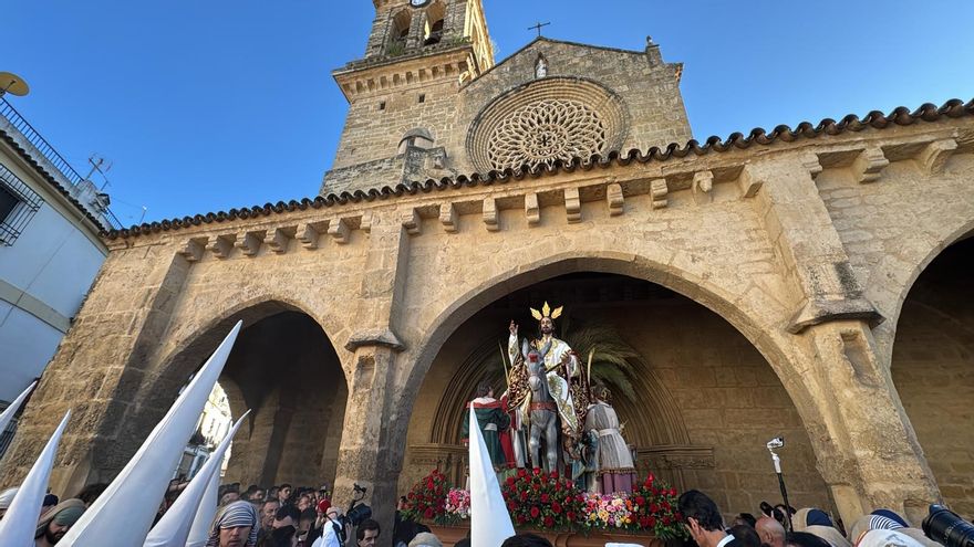 La Borriquita inicia su estación de penitencia